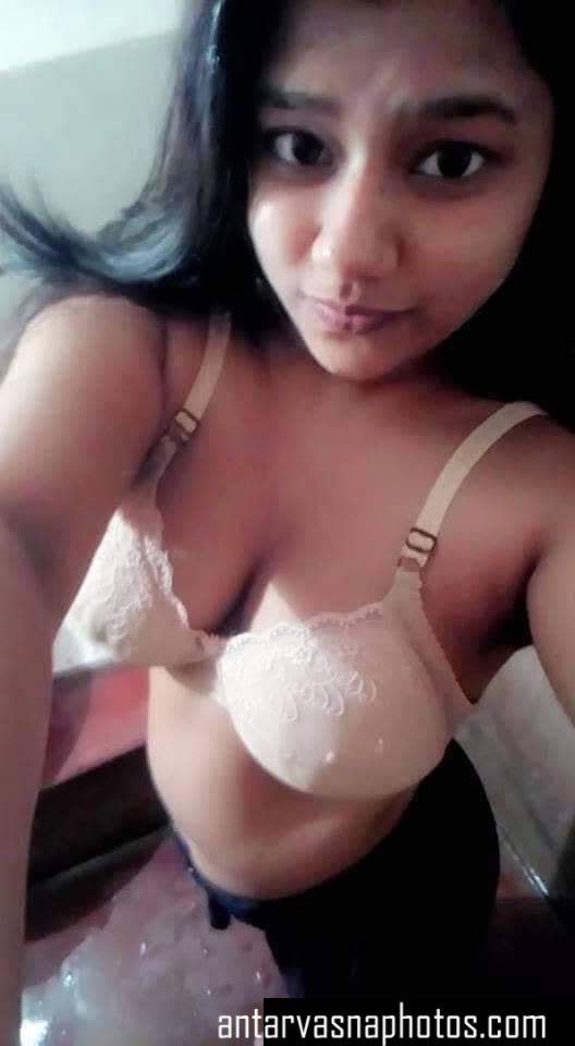 https://pub-5fcdf72a54cd4edbb03ec3edaa415a42.r2.dev/nakedleaks/attractive_girl's_chest_images/0.jpg