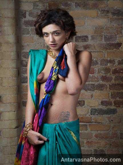 https://pub-5fcdf72a54cd4edbb03ec3edaa415a42.r2.dev/nakedleaks/attractive_indian_girl_with_petite_bust_in_traditional_attire/3.jpg