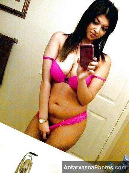 Attractive Indian Lady's Sensual Selfies
