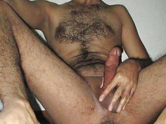 https://pub-5fcdf72a54cd4edbb03ec3edaa415a42.r2.dev/nakedleaks/attractive_indian_men's_photos_in_tight_attire/7.jpg