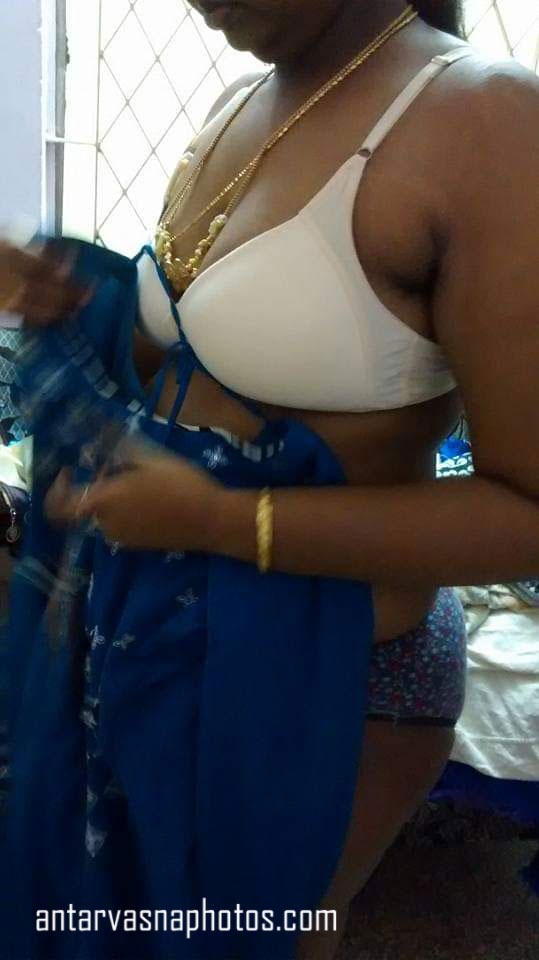 https://pub-5fcdf72a54cd4edbb03ec3edaa415a42.r2.dev/nakedleaks/attractive_indian_wife_nikki_in_lingerie/3.jpg