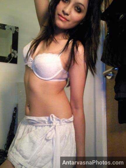 Attractive Indian Woman's Nude Photos