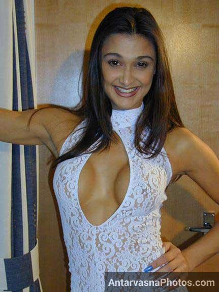 https://pub-5fcdf72a54cd4edbb03ec3edaa415a42.r2.dev/nakedleaks/attractive_indian_woman_flaunting_her_youthful_charm/2.jpg