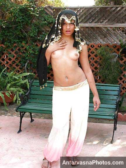 https://pub-5fcdf72a54cd4edbb03ec3edaa415a42.r2.dev/nakedleaks/attractive_indian_woman_with_petite_figure/2.jpg