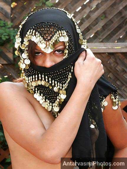 https://pub-5fcdf72a54cd4edbb03ec3edaa415a42.r2.dev/nakedleaks/attractive_indian_woman_with_petite_figure/7.jpg