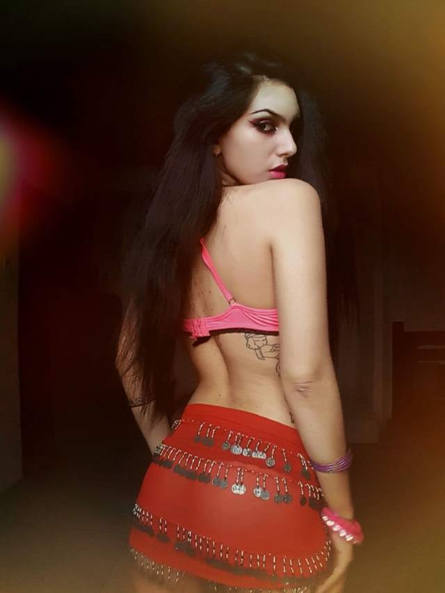 https://pub-5fcdf72a54cd4edbb03ec3edaa415a42.r2.dev/nakedleaks/attractive_indian_women_exposed_in_photo_collection/1.jpg