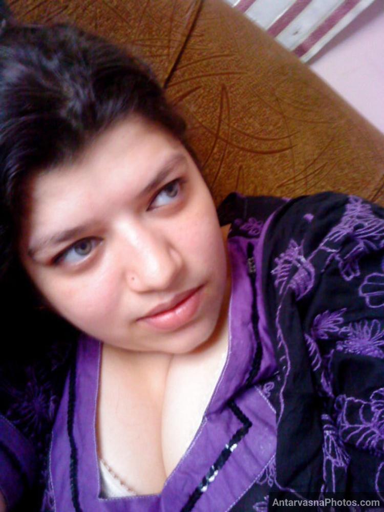https://pub-5fcdf72a54cd4edbb03ec3edaa415a42.r2.dev/nakedleaks/attractive_kashmiri_lady's_22_sensual_photographs/10.jpg