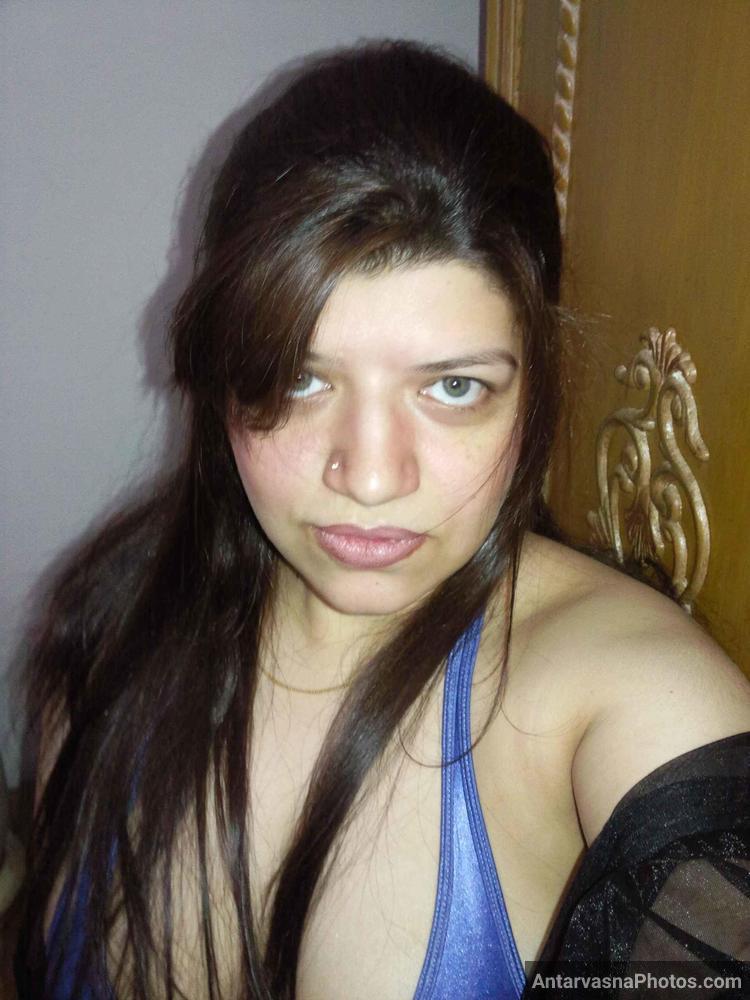 https://pub-5fcdf72a54cd4edbb03ec3edaa415a42.r2.dev/nakedleaks/attractive_kashmiri_lady's_22_sensual_photographs/7.jpg