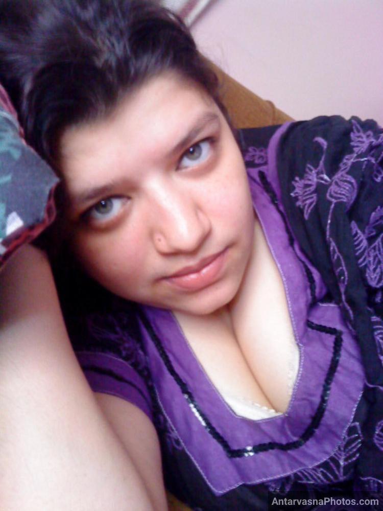https://pub-5fcdf72a54cd4edbb03ec3edaa415a42.r2.dev/nakedleaks/attractive_kashmiri_lady's_22_sensual_photographs/9.jpg