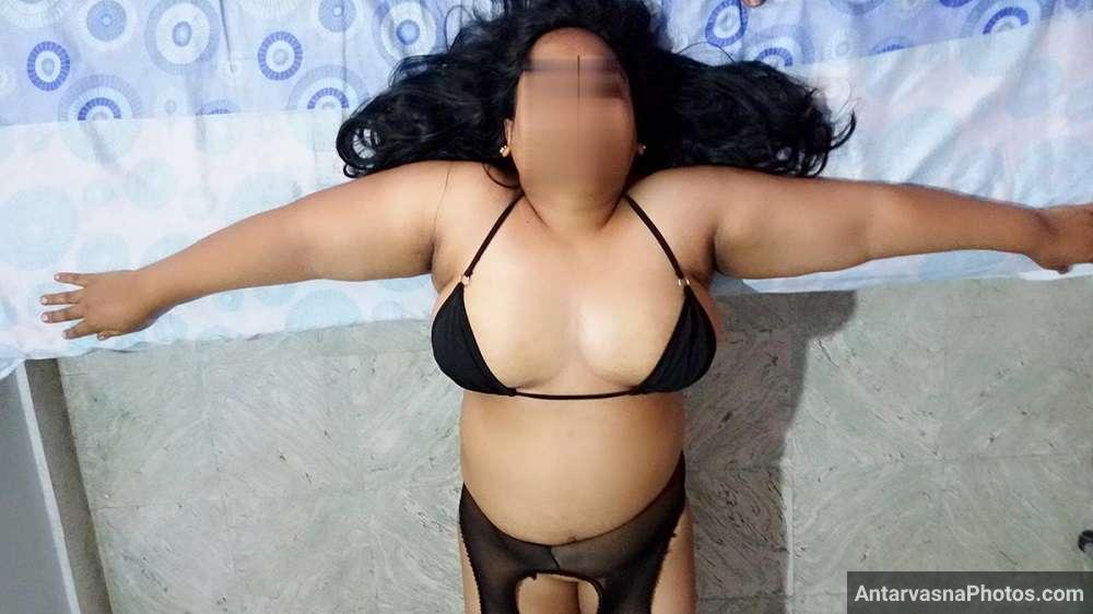https://pub-5fcdf72a54cd4edbb03ec3edaa415a42.r2.dev/nakedleaks/attractive_marathi_woman_displaying_large_buttocks,_breasts,_and_genital_photos/5.jpg