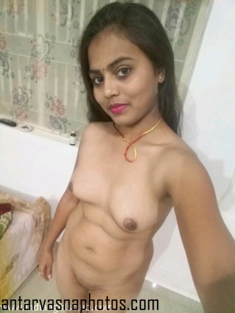 https://pub-5fcdf72a54cd4edbb03ec3edaa415a42.r2.dev/nakedleaks/attractive_married_woman_intimate_images/0.jpg