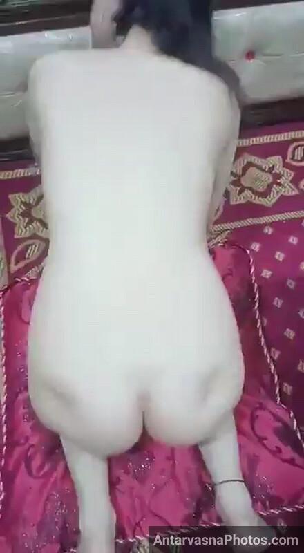 https://pub-5fcdf72a54cd4edbb03ec3edaa415a42.r2.dev/nakedleaks/attractive_pakistani_wife's_intimate_photos/2.jpg
