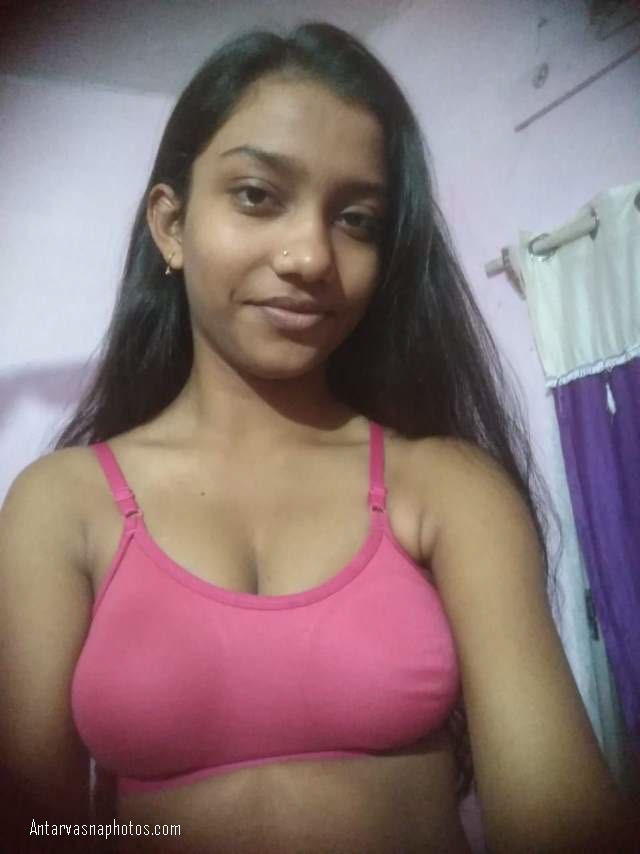 https://pub-5fcdf72a54cd4edbb03ec3edaa415a42.r2.dev/nakedleaks/attractive_photos_of_tamil_girl's_large_breasts_&_intimate_images/1.jpg