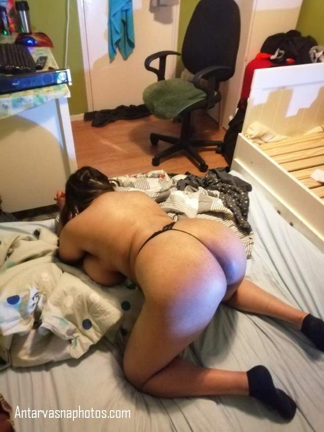 https://pub-5fcdf72a54cd4edbb03ec3edaa415a42.r2.dev/nakedleaks/attractive_women's_photos_showing_plump_buttocks_and_breasts/6.jpg