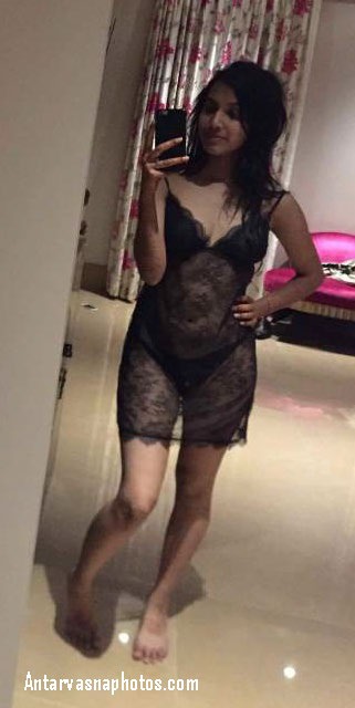 https://pub-5fcdf72a54cd4edbb03ec3edaa415a42.r2.dev/nakedleaks/attractive_young_woman's_honeymoon_naked_photos/2.jpg