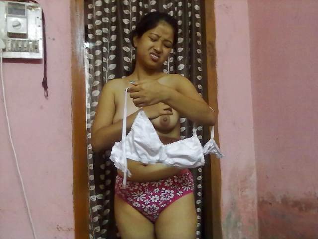 https://pub-5fcdf72a54cd4edbb03ec3edaa415a42.r2.dev/nakedleaks/aunt_tempted_by_husband,_neighbor's_intimate_photos-2/17.jpg
