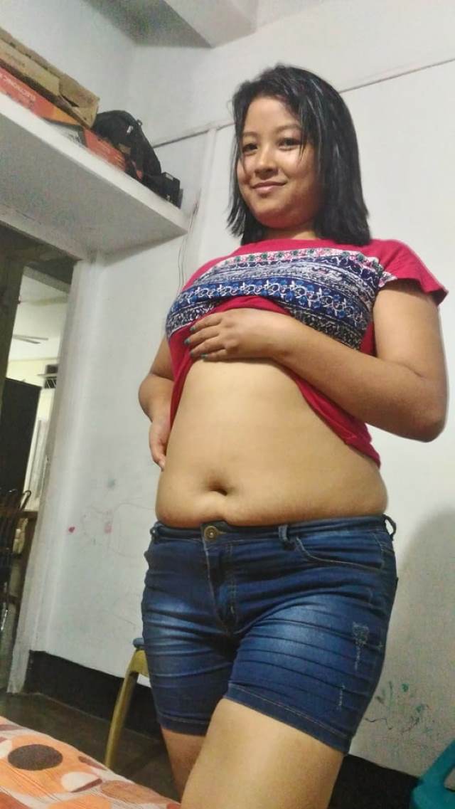 https://pub-5fcdf72a54cd4edbb03ec3edaa415a42.r2.dev/nakedleaks/aunt_tempted_by_husband,_neighbor's_intimate_photos-2/2.jpg