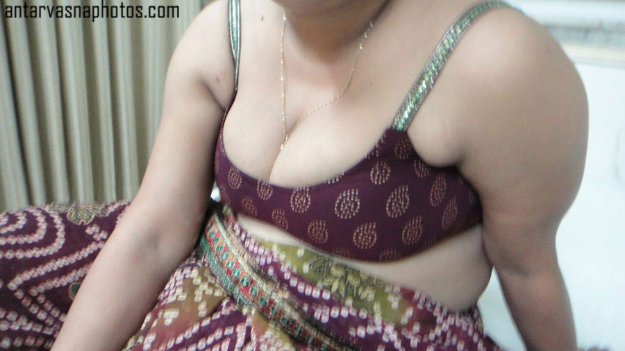 https://pub-5fcdf72a54cd4edbb03ec3edaa415a42.r2.dev/nakedleaks/aunty's_milky_breast_photos/0.jpg