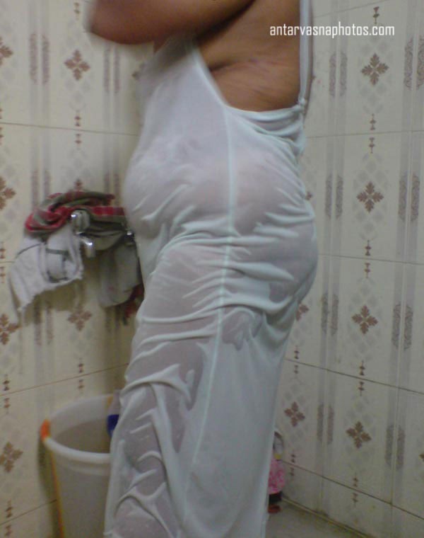 https://pub-5fcdf72a54cd4edbb03ec3edaa415a42.r2.dev/nakedleaks/aunty_kirti's_nude_photos_with_large_breasts/0.jpg