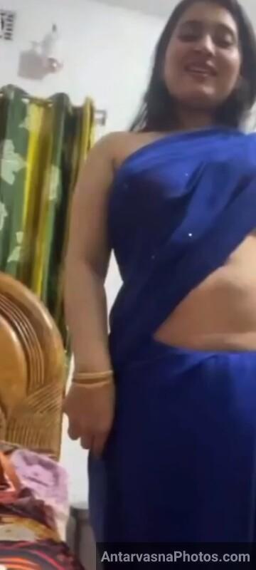 https://pub-5fcdf72a54cd4edbb03ec3edaa415a42.r2.dev/nakedleaks/aunty_reveals_her_exposed_private_part_after_removing_blue_saree/1.jpg