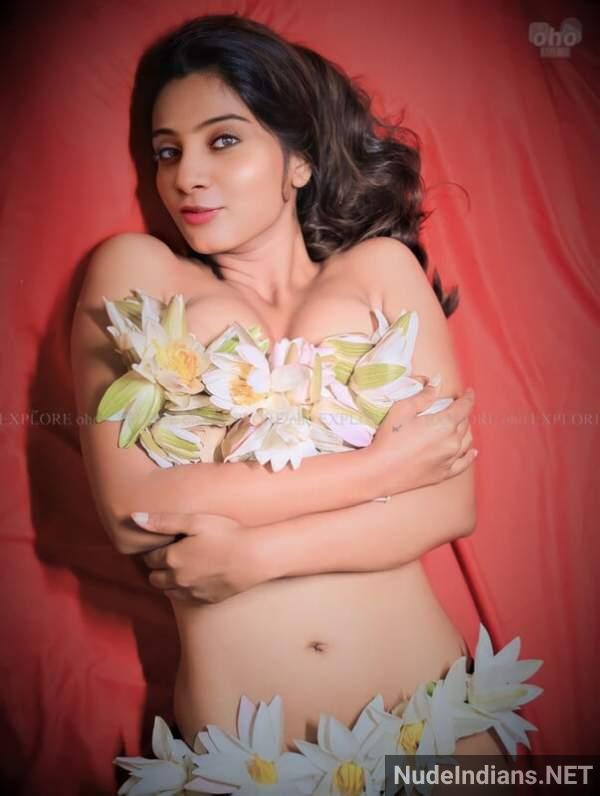 https://pub-5fcdf72a54cd4edbb03ec3edaa415a42.r2.dev/nakedleaks/authentic_andhra_erotic_images_of_passionate_spouses_indulging_in_intimate_acts/34.jpg