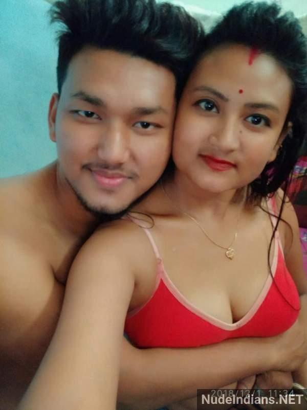 https://pub-5fcdf72a54cd4edbb03ec3edaa415a42.r2.dev/nakedleaks/authentic_images_of_indian_housewives'_intimate_moments_circulating_online/31.jpg
