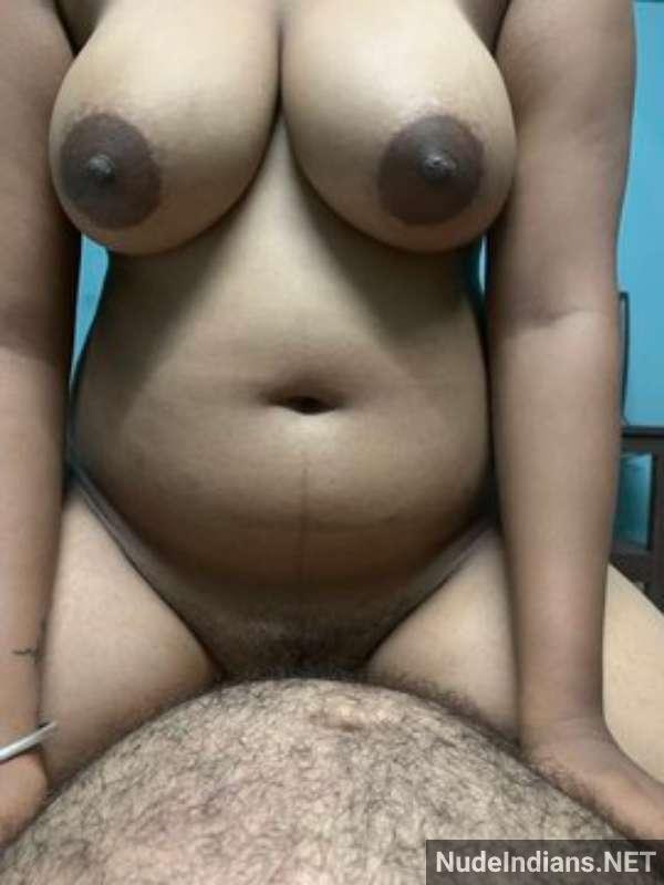 https://pub-5fcdf72a54cd4edbb03ec3edaa415a42.r2.dev/nakedleaks/authentic_indian_aunty_intimate_moments_captured_on_camera/30.jpg