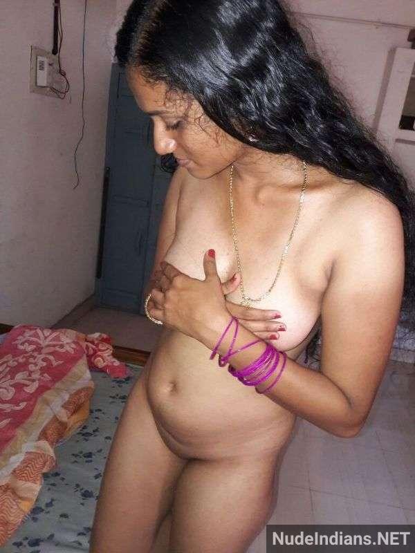 https://pub-5fcdf72a54cd4edbb03ec3edaa415a42.r2.dev/nakedleaks/authentic_kerala_mallu_photos_of_seductive_wives/33.jpg