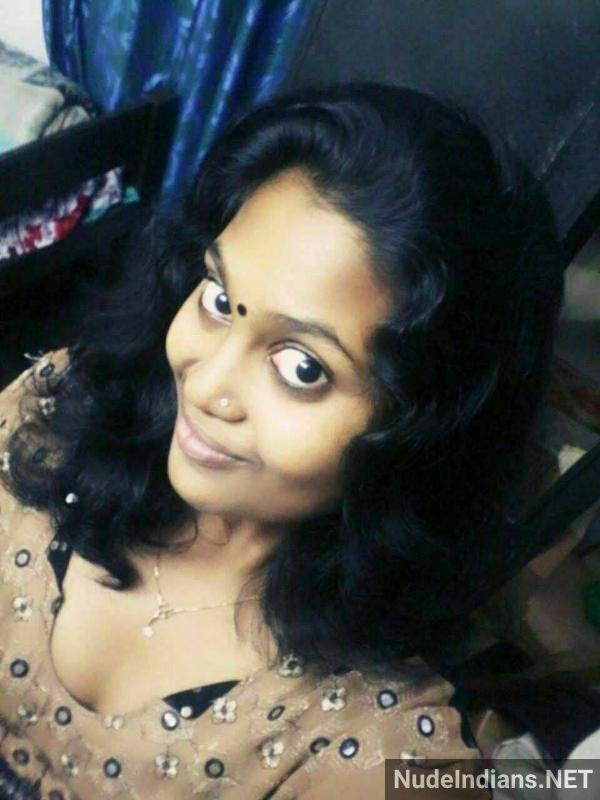 https://pub-5fcdf72a54cd4edbb03ec3edaa415a42.r2.dev/nakedleaks/bangalore_girl_bathroom_selfies_flaunting_big_bosom_and_a_charming_grin/4.jpg