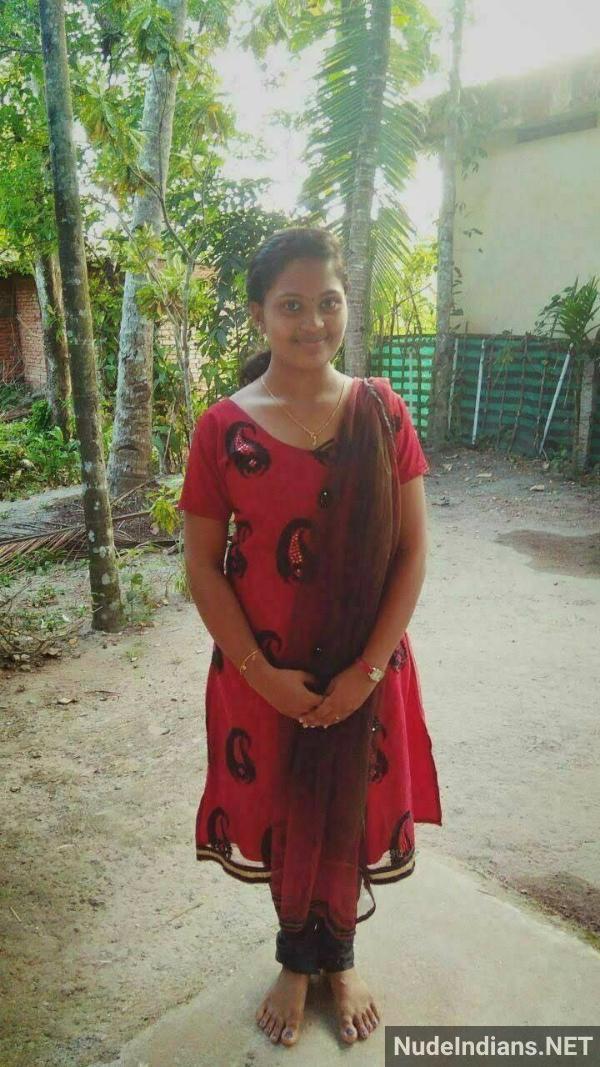 https://pub-5fcdf72a54cd4edbb03ec3edaa415a42.r2.dev/nakedleaks/bangalore_girl_bathroom_selfies_flaunting_big_bosom_and_a_charming_grin/5.jpg