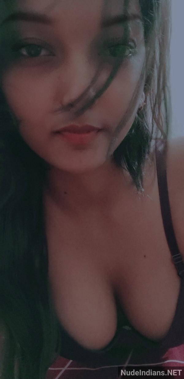 https://pub-5fcdf72a54cd4edbb03ec3edaa415a42.r2.dev/nakedleaks/bangalore_secretary_saumya's_enticing_brown_selfies/23.jpg