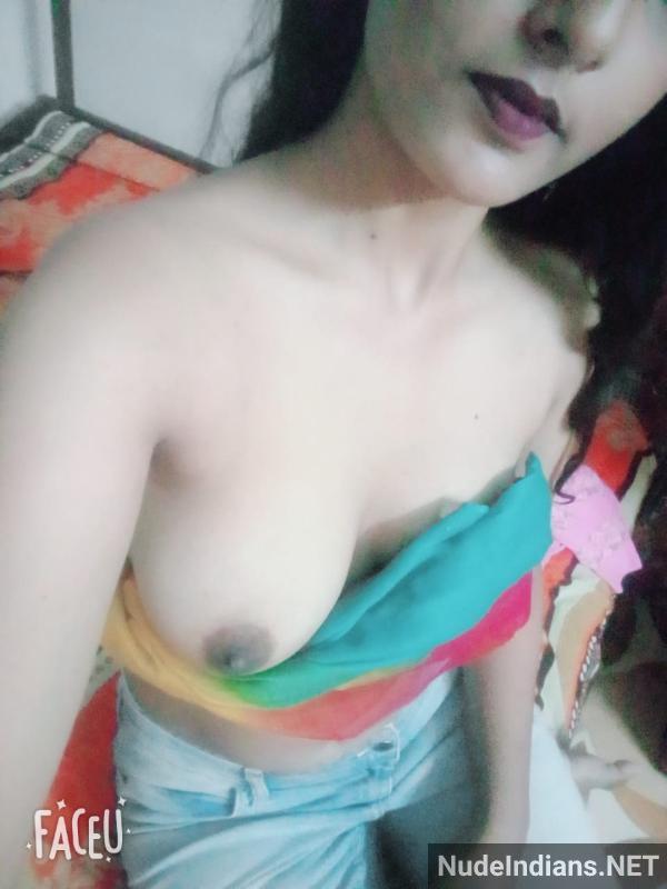 https://pub-5fcdf72a54cd4edbb03ec3edaa415a42.r2.dev/nakedleaks/bangalore_secretary_saumya's_enticing_brown_selfies/26.jpg