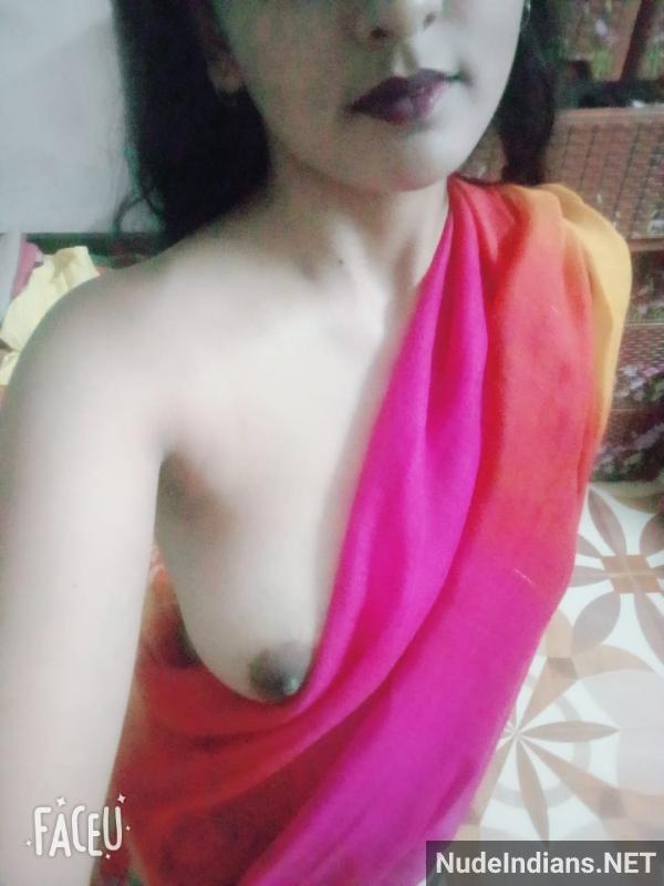 https://pub-5fcdf72a54cd4edbb03ec3edaa415a42.r2.dev/nakedleaks/bangalore_secretary_saumya's_enticing_brown_selfies/30.jpg