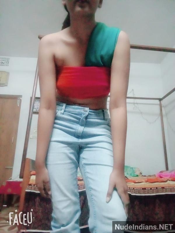 https://pub-5fcdf72a54cd4edbb03ec3edaa415a42.r2.dev/nakedleaks/bangalore_secretary_saumya's_enticing_brown_selfies/56.jpg