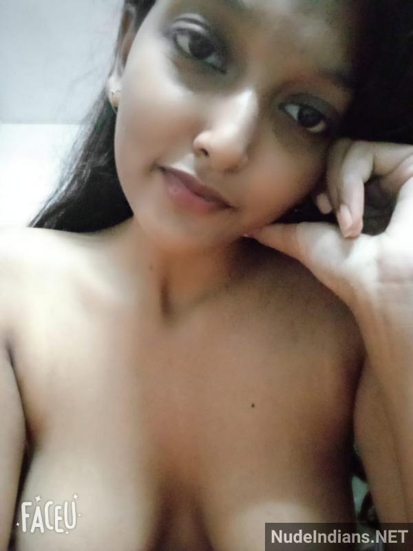 https://pub-5fcdf72a54cd4edbb03ec3edaa415a42.r2.dev/nakedleaks/bangalore_secretary_saumya's_enticing_brown_selfies/7.jpg