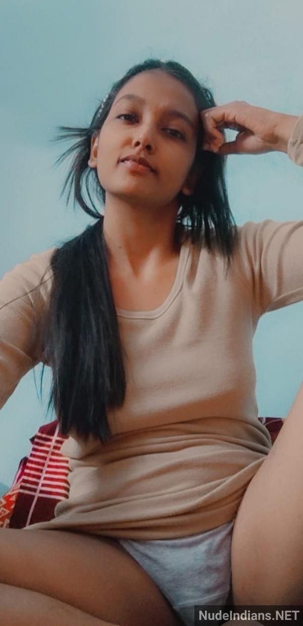 https://pub-5fcdf72a54cd4edbb03ec3edaa415a42.r2.dev/nakedleaks/bangalore_secretary_saumya's_enticing_brown_selfies/88.jpg