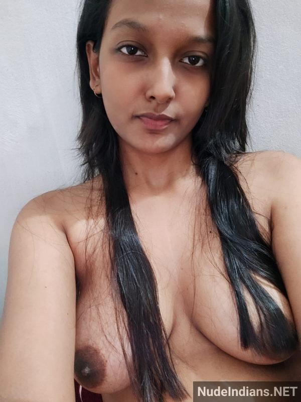 https://pub-5fcdf72a54cd4edbb03ec3edaa415a42.r2.dev/nakedleaks/bangalore_secretary_saumya's_enticing_brown_selfies/90.jpg