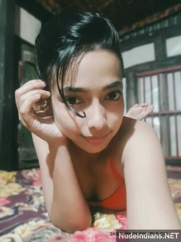 https://pub-5fcdf72a54cd4edbb03ec3edaa415a42.r2.dev/nakedleaks/bare_beauties_revealing_allure_to_partners/40.jpg