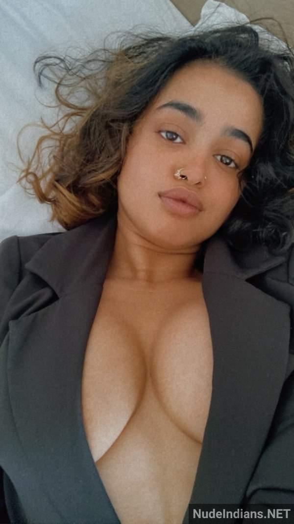 https://pub-5fcdf72a54cd4edbb03ec3edaa415a42.r2.dev/nakedleaks/bare_indian_women_flaunting_large_breasts_in_daring_self-portraits/27.jpg