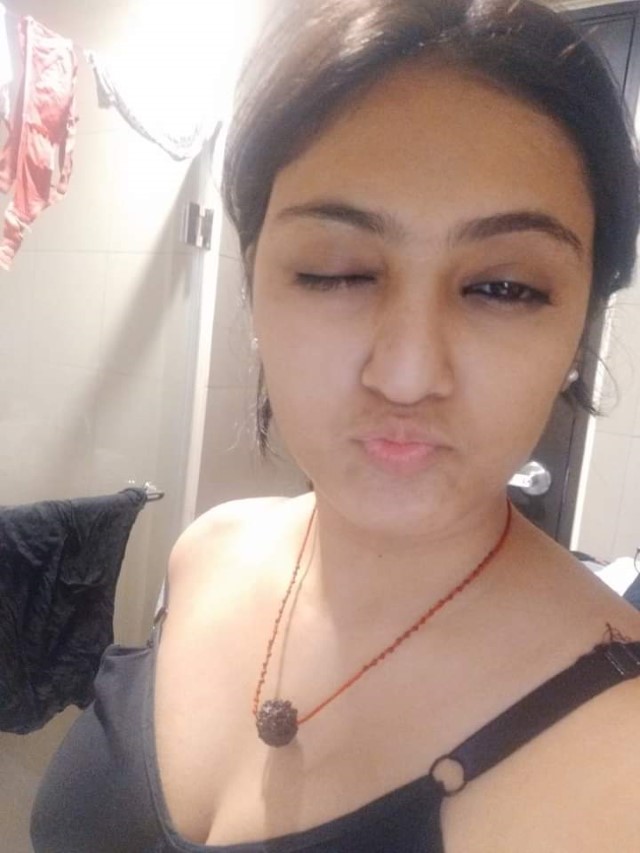 https://pub-5fcdf72a54cd4edbb03ec3edaa415a42.r2.dev/nakedleaks/beautiful_photos_of_muskaan's_busty_figure_&_indian_sensuality/11.jpg