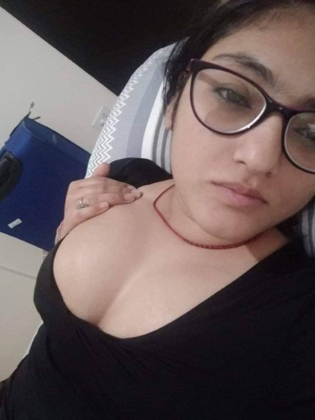 https://pub-5fcdf72a54cd4edbb03ec3edaa415a42.r2.dev/nakedleaks/beautiful_photos_of_muskaan's_busty_figure_&_indian_sensuality/13.jpg