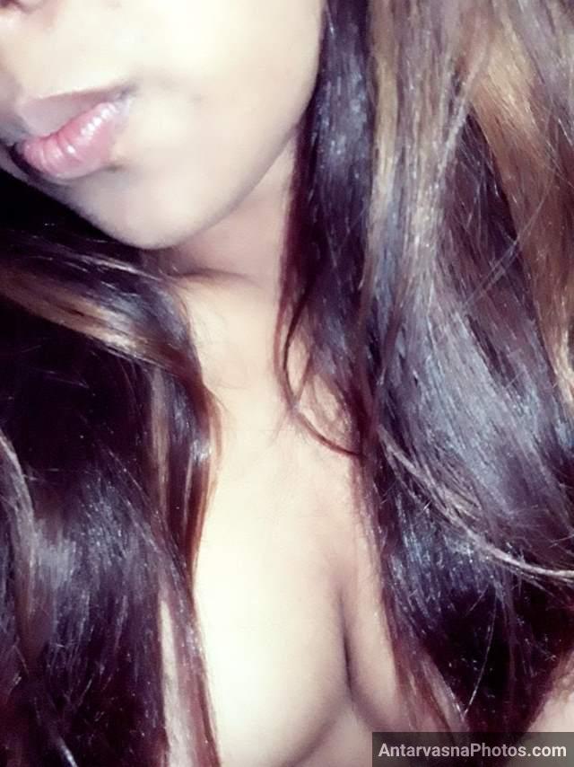 https://pub-5fcdf72a54cd4edbb03ec3edaa415a42.r2.dev/nakedleaks/beena's_desi_boobs_photo/8.jpg