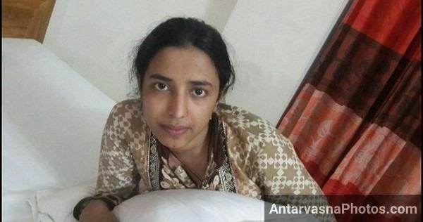 https://pub-5fcdf72a54cd4edbb03ec3edaa415a42.r2.dev/nakedleaks/before_sex_in_hotel,_bangla_couple_captures_13_desi_nude_photos/2.jpg