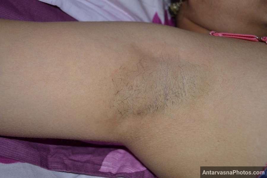 https://pub-5fcdf72a54cd4edbb03ec3edaa415a42.r2.dev/nakedleaks/before_shaving_desi_milf_aunty's_hairy_chut/15.jpg
