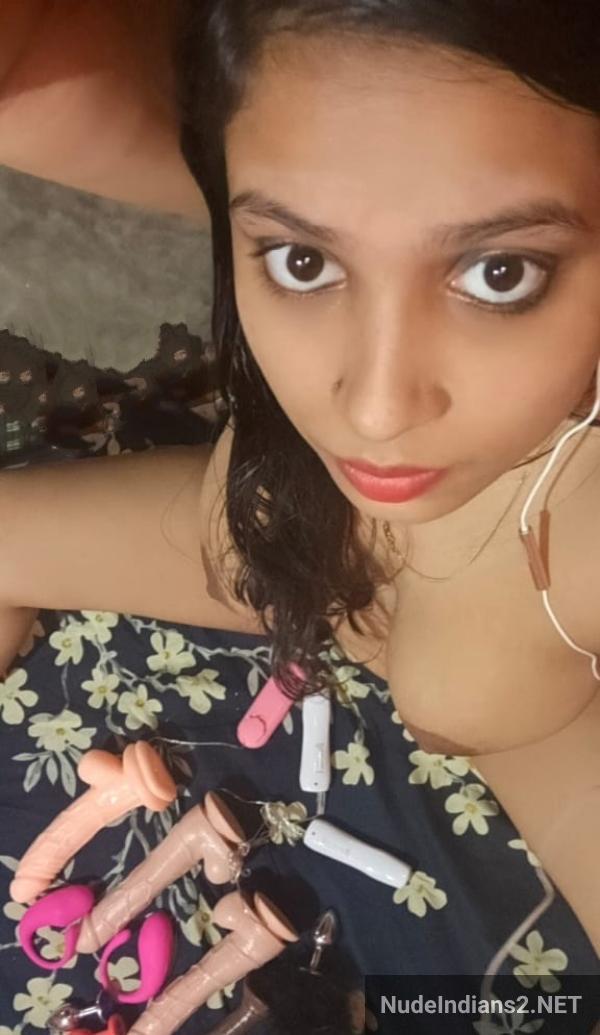https://pub-5fcdf72a54cd4edbb03ec3edaa415a42.r2.dev/nakedleaks/bengali_beauty_ria_chatterjee_reveals_all_in_sensual_selfies/23.jpg
