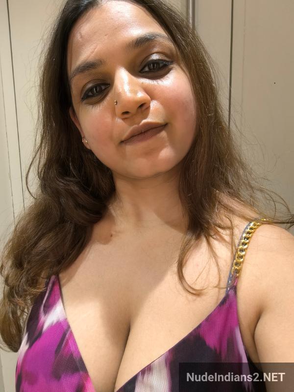 https://pub-5fcdf72a54cd4edbb03ec3edaa415a42.r2.dev/nakedleaks/bengali_lady_shrihin_nari's_sensual_portrayal_with_revealing_photos/5.jpg
