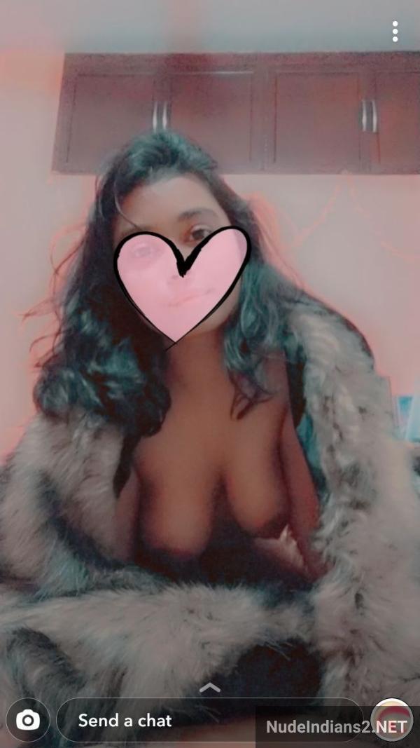 https://pub-5fcdf72a54cd4edbb03ec3edaa415a42.r2.dev/nakedleaks/bengali_student_moushumi's_revealing_body_delights_her_boyfriend/29.jpg