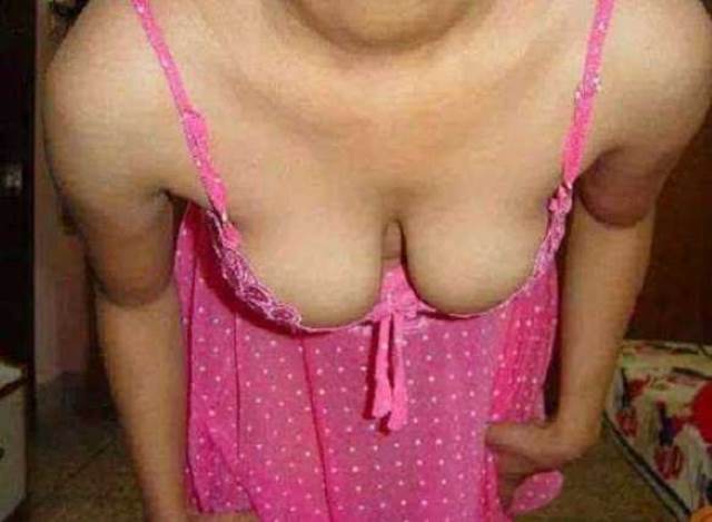 https://pub-5fcdf72a54cd4edbb03ec3edaa415a42.r2.dev/nakedleaks/best_collection_of_curvy_aunties,_indian_wives,_and_girls_naked_images/27.jpg