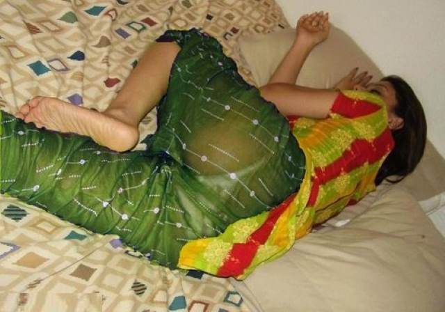 https://pub-5fcdf72a54cd4edbb03ec3edaa415a42.r2.dev/nakedleaks/best_collection_of_curvy_aunties,_indian_wives,_and_girls_naked_images/37.jpg