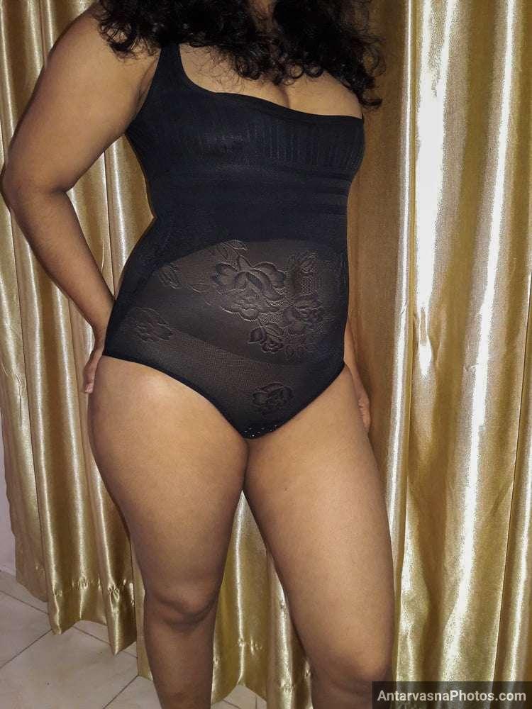 https://pub-5fcdf72a54cd4edbb03ec3edaa415a42.r2.dev/nakedleaks/big_desi_wife's_intimate_honeymoon_pictures/1.jpg